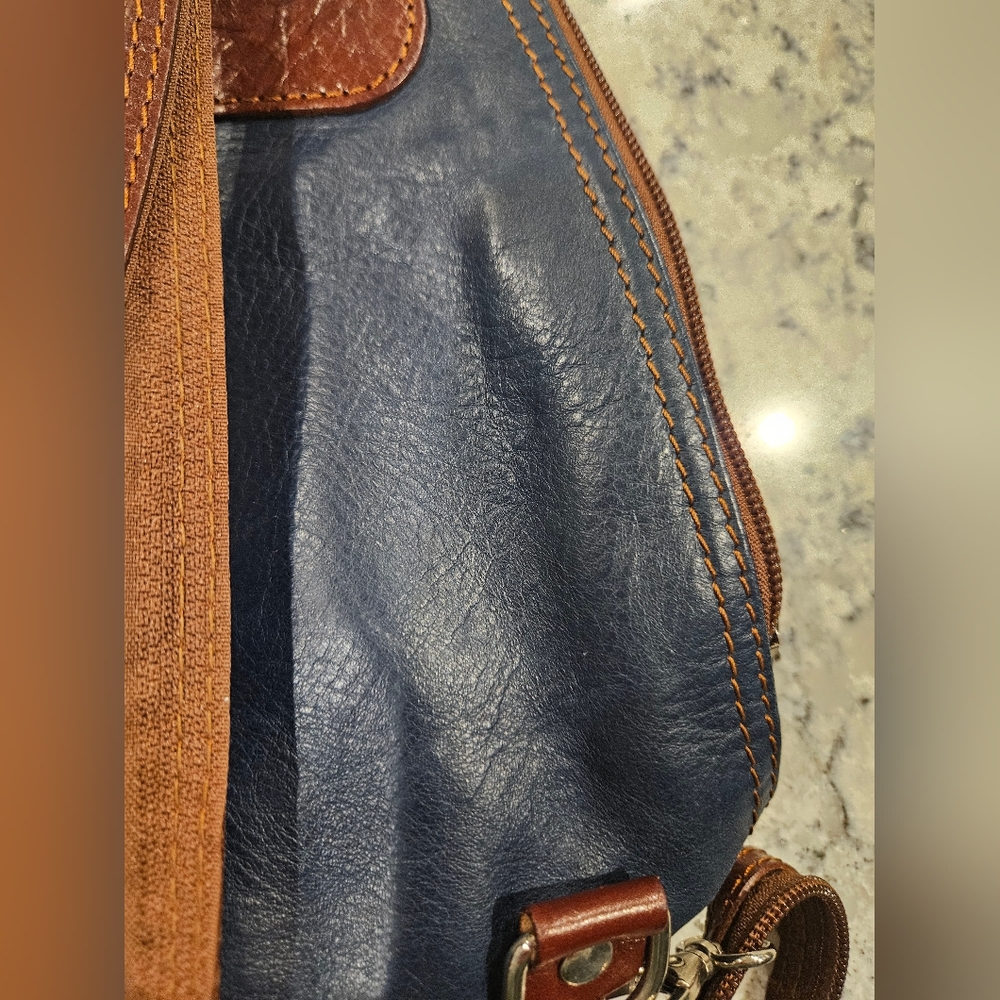 Ladies Small Vera Pelle Navy Blue Leather Backpack Shoulder Bag - Picture 7 of 13